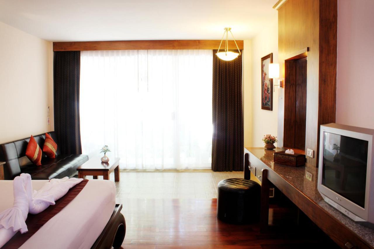 Baan Pron Phateep Patong Exterior foto