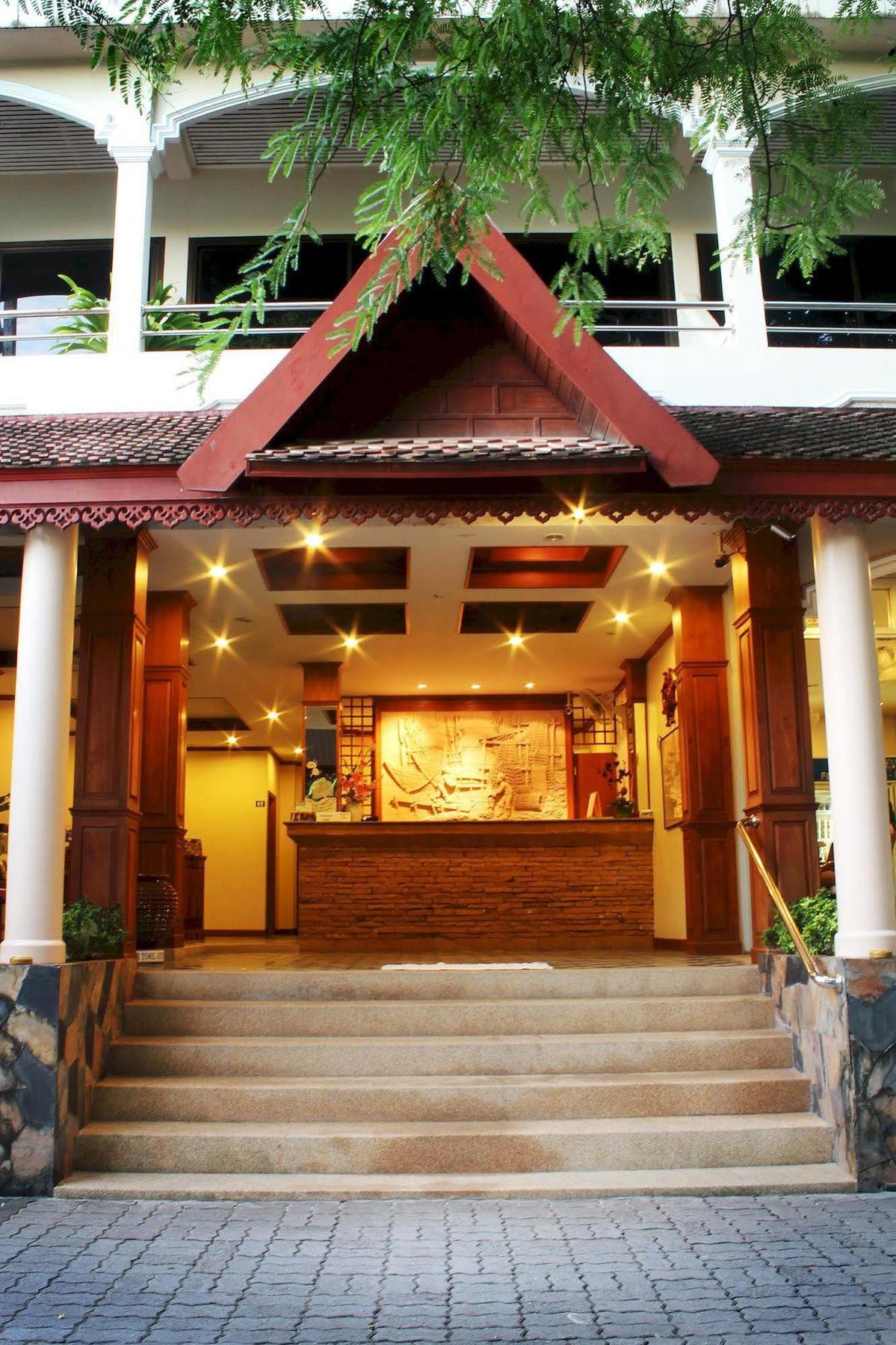 Baan Pron Phateep Patong Exterior foto